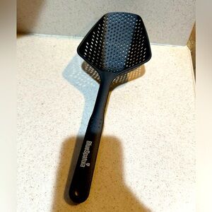 Scoopzy Scoop colander by Blue Spatula